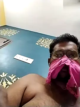 naughtykarthiktamilboy975のライブXXXチャット