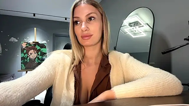 SoftnessMila live XXX chat