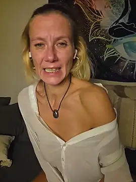 yola181 webkamerás műsora