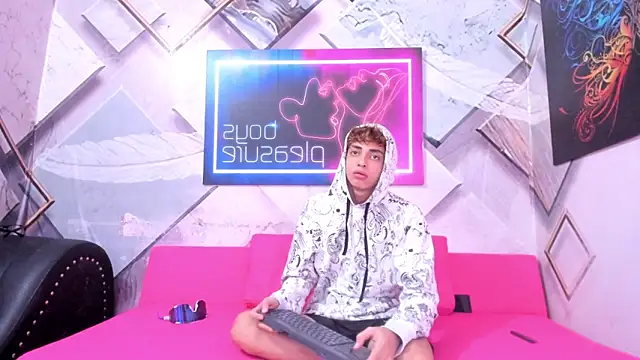 Roman_cute Live XXX-Chat