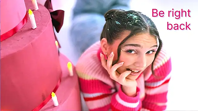 TessaMill Adlı Modelin Canlı XXX Sohbeti