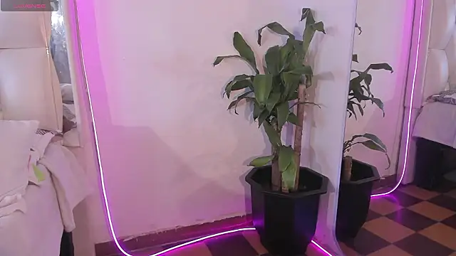 Darlyn_tenderhot__ Adlı Modelin Canlı XXX Sohbeti