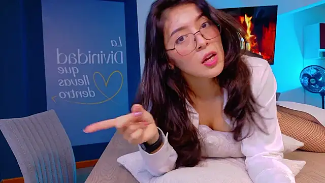 دردشة We_DM الجنسية المباشرة