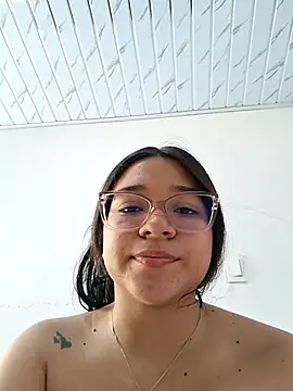 -VICKKY Live XXX-Chat