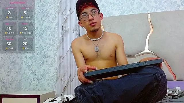 Chat +18 de Axel_tay ao vivo