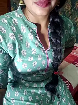 Chat +18 de Shalini_telugu09 ao vivo