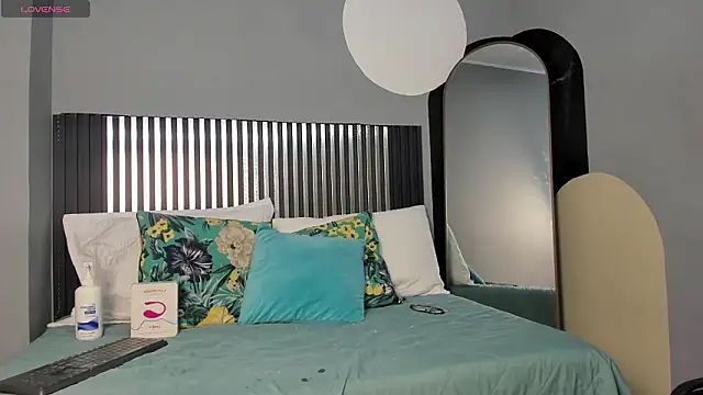 Chat +18 de little_lemmons_ ao vivo