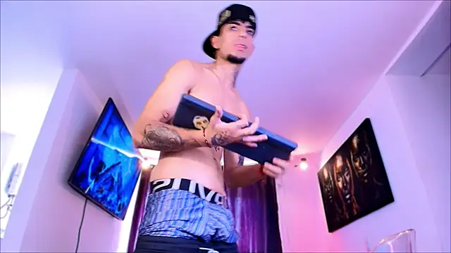 Chat +18 de miguel_aguirre_ ao vivo