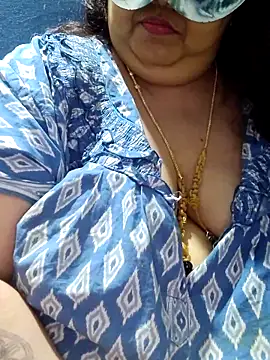 tamilthanushri: онлайн-секс-чат