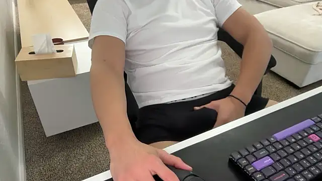 submboy Show in webcam