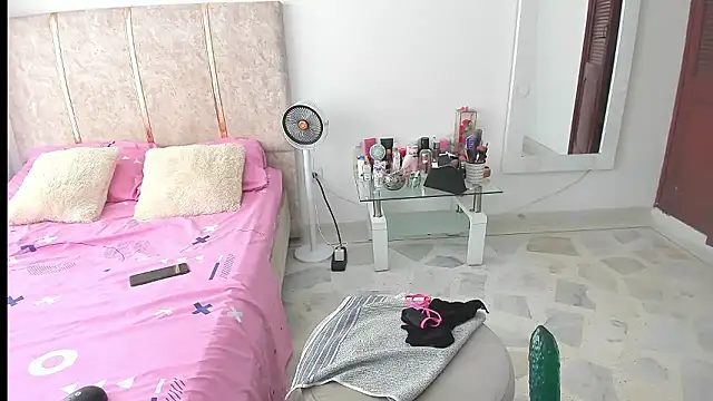 EnyelDavies live XXX chat