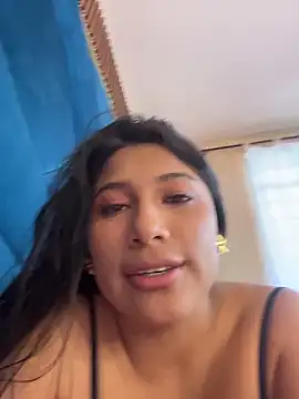 LinnaGardenia live XXX chat