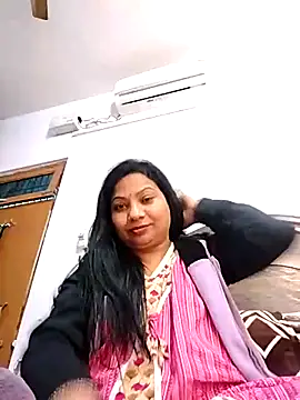 Pokazy przed kamerką – Cute-Janvi20