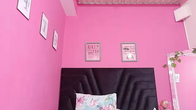 curvybrunnete Chat XXX in diretta