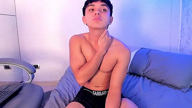 Chat +18 de _TaylorBlack ao vivo