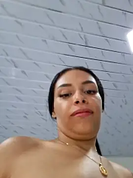 Ann_Onii Chat XXX in diretta