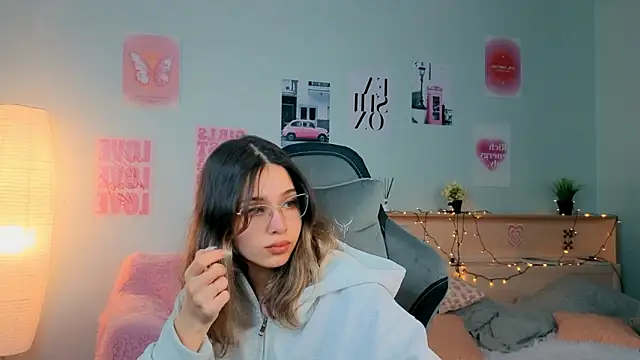 dinnerwithflowers élő XXX-chatje