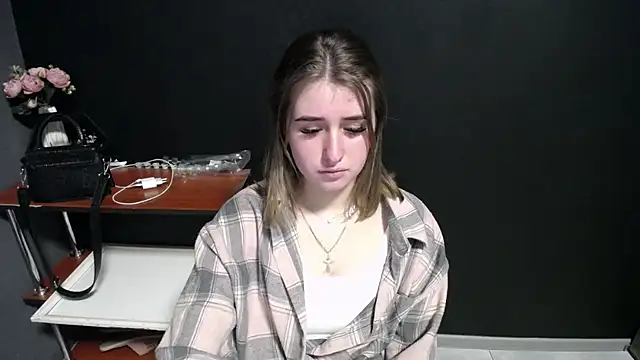 Chatroom XXX en direct de Sunny_siren