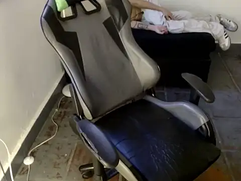 Didi_hard's Webcam Show