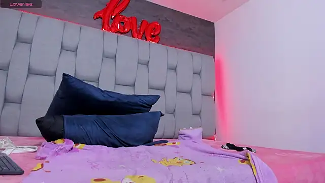 messy_saray Chat XXX in diretta