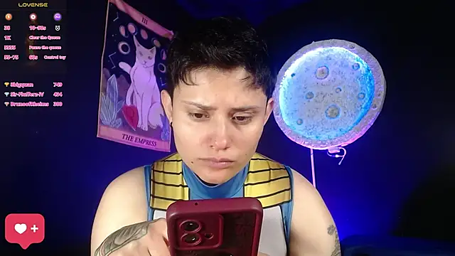 XXX chat uživo modela girl_intense444