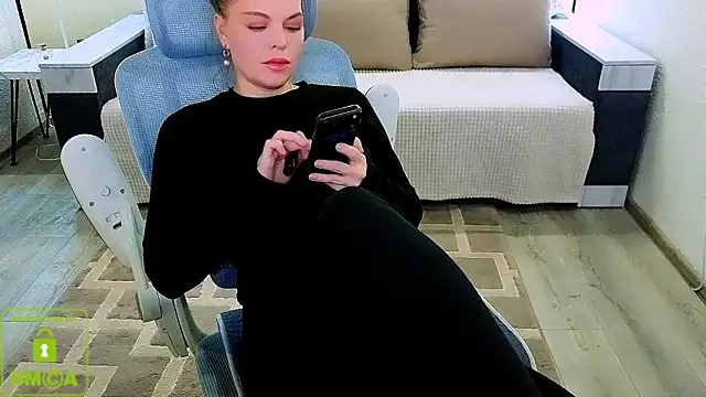 Addelin live XXX chat