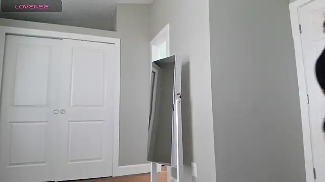 julimonroe: απευθείας συνομιλία ΧΧΧ