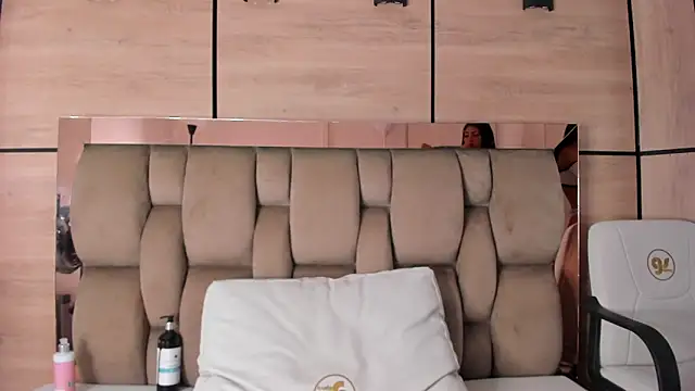 XXX chat uživo modela karol_lewiss