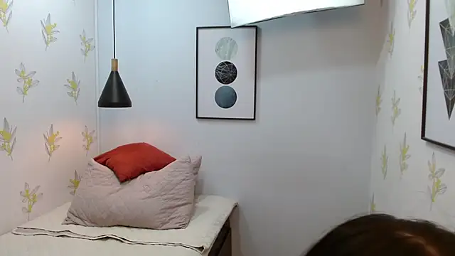 Laia_white live XXX chat