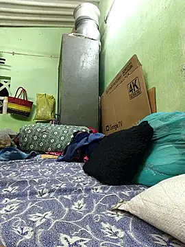 Tamilselviroja- Chat XXX in diretta