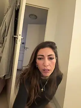 Amani_thewolf live XXX chat