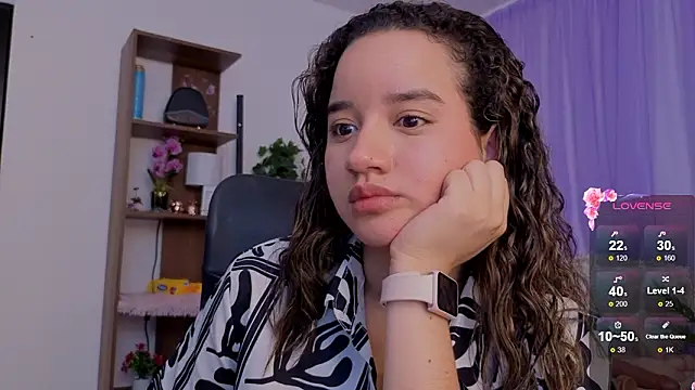 emilyrouxe élő XXX-chatje