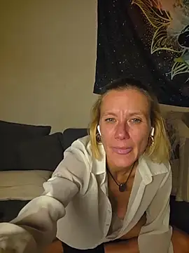 yola181 live XXX chat