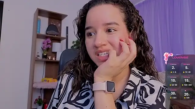 emilyrouxe élő XXX-chatje