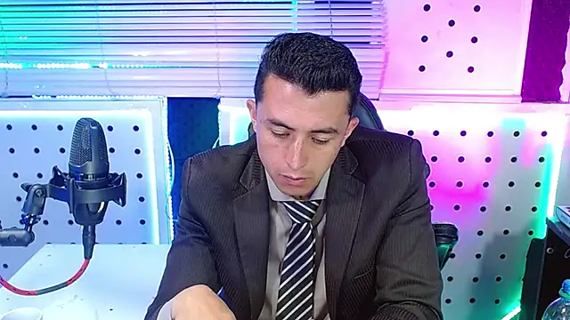 XXX chat uživo modela Godofcumxxx