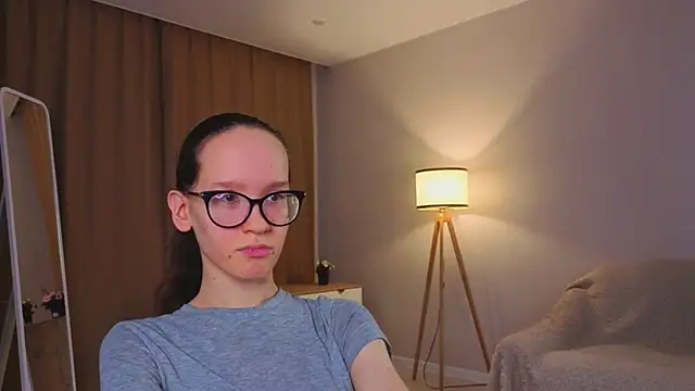 BettyBrowni Adlı Modelin Canlı XXX Sohbeti