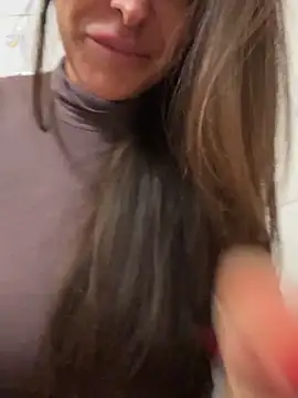 AmandaArtn Live XXX chat