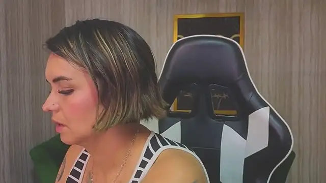 Chat +18 de zarcasutra_t ao vivo