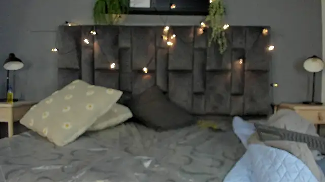 AnnieRouse__ Chat XXX in diretta