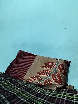 DeSi_hot_young_couple Webcam Show