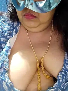 tamilthanushri's Live XXX Chat