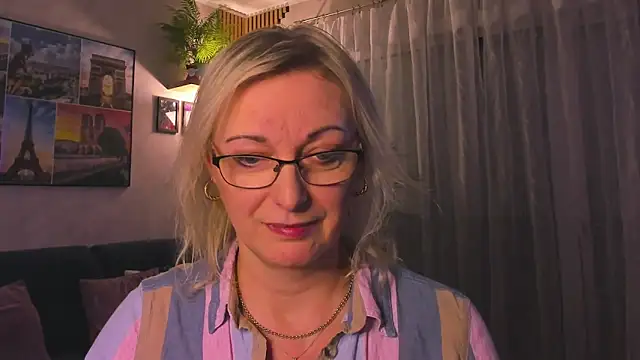 Show modela vanessa_chat na web-kameri