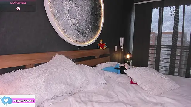 Sarajames' Live XXX Chat