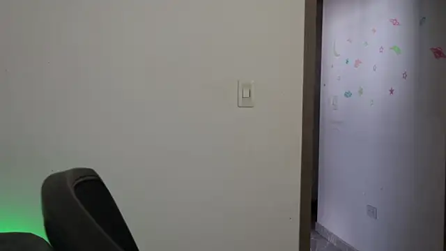 trieone live XXX chat