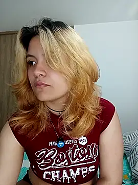 Chatroom XXX en direct de preetty_vaal