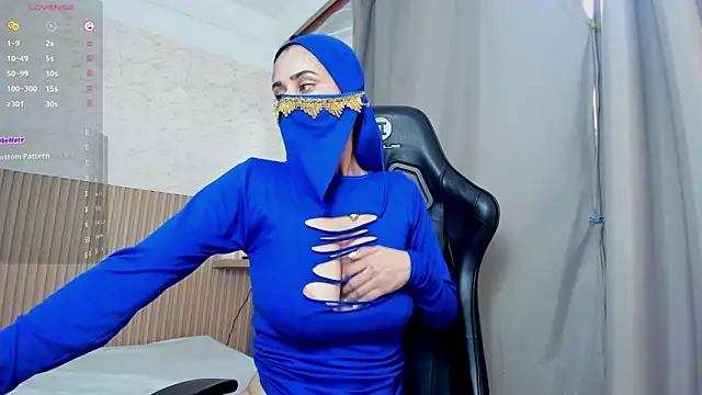 Yarah_Noor live XXX chat