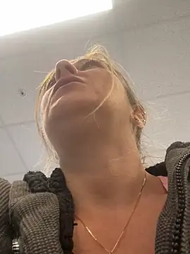 NikkiBlisss 现场XXX聊天