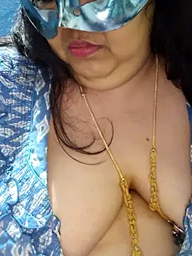 tamilthanushri 即時 XXX 聊天