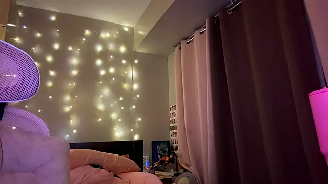 NoellaTrumbull 网络视讯表演