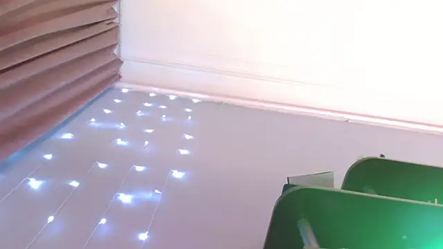 Chat +18 de julia_renard ao vivo